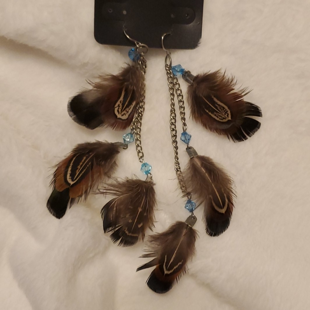 💞 Super Cute Set of Body Rage Feather Earrings